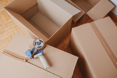 Packing boxes by professional movers